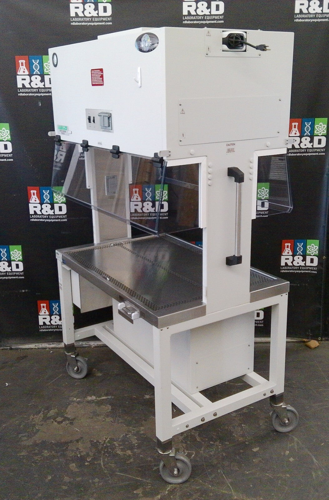 Nuaire NU-617-400 4ft Dual Sided Open Access Animal Transfer Changing Station 120v w/ Hydraulic Stand on casters