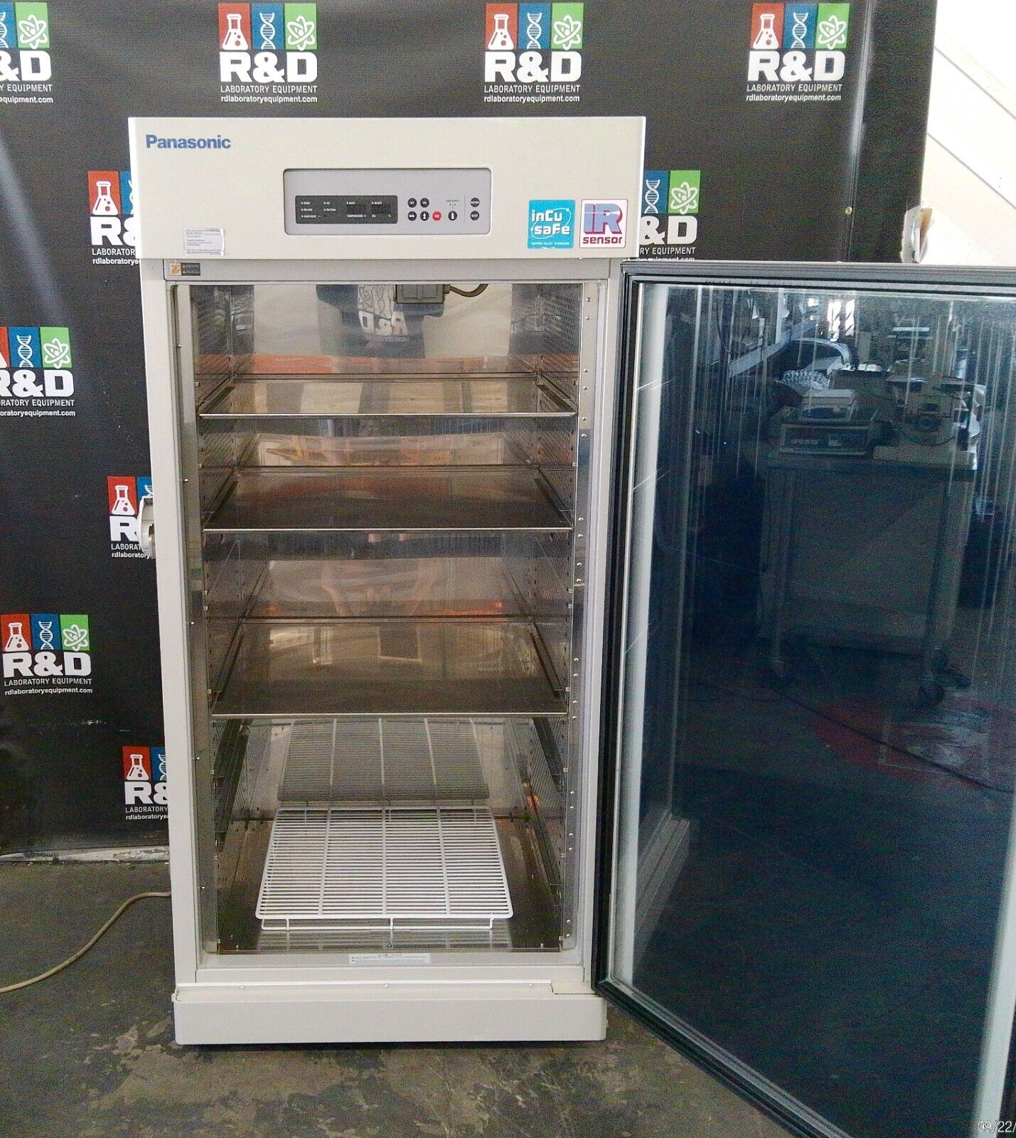 Panasonic MCO-80IC CO2 Large Reach-In Incubator 30.1Cf, 851L, 120v