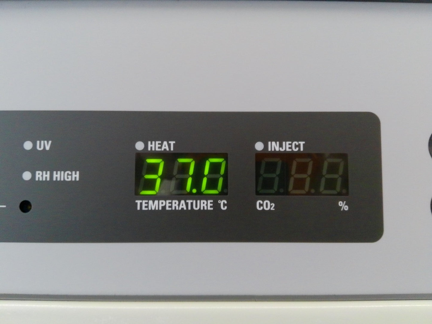 Panasonic MCO-80IC CO2 Large Reach-In Incubator 30.1Cf, 851L, 120v