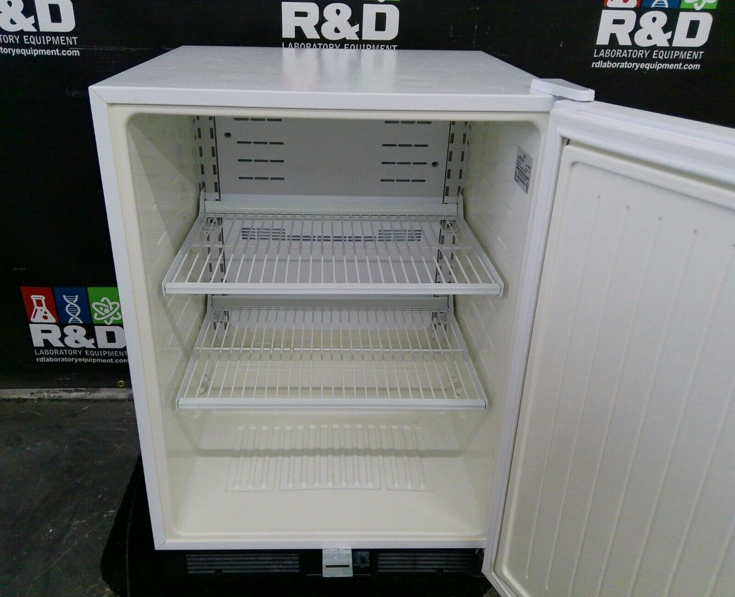 VWR Sanyo SR-L6111W Undercounter Laboratory Mini-Fridge 5.7Cf 120v FULLY TESTED
