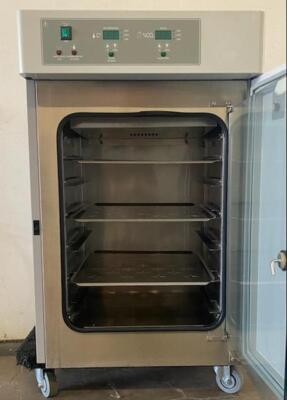 VWR Sheldon 2400 Water Jacketed CO2 Incubator 120v