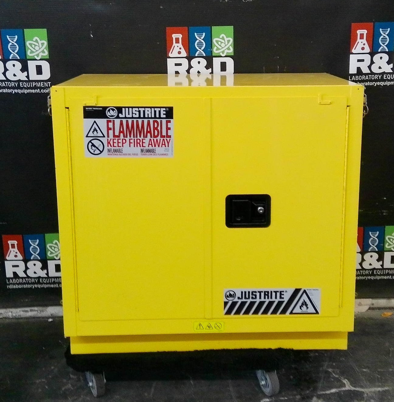 Justrite 883620 Flammable Storage Cabinet Self Closing Doors 23 Gal