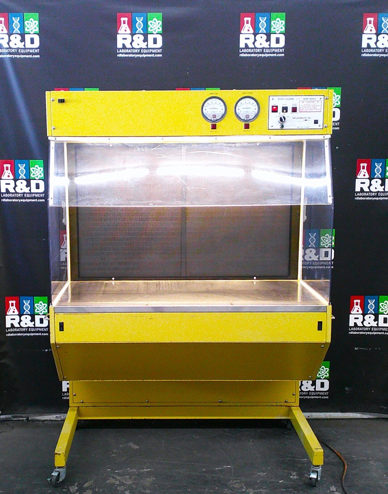 Lab Products 4ft Stay-Clean Laminar Flow, Animal Transfer Change Station