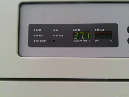 Panasonic MCO-80ICL CO2 Large Reach-In Environmental Incubator 30.1Cf 851L