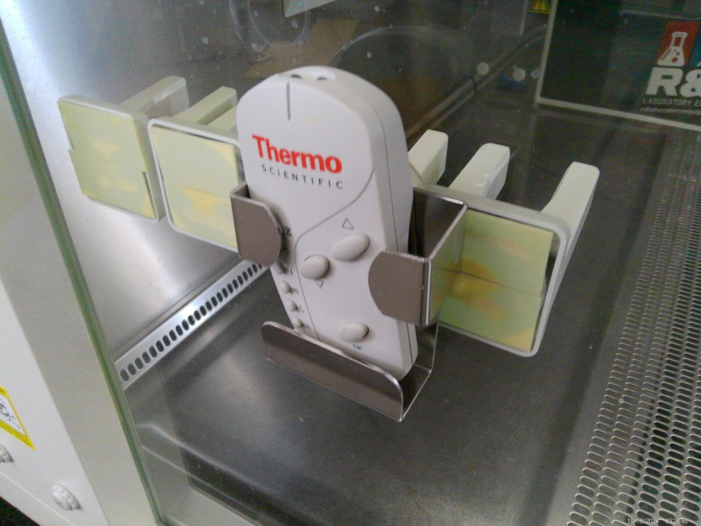 Thermo Scientific 4ft HERAsafe KS A2 Biosafety Cabinet w/UV, Stand, and Remote