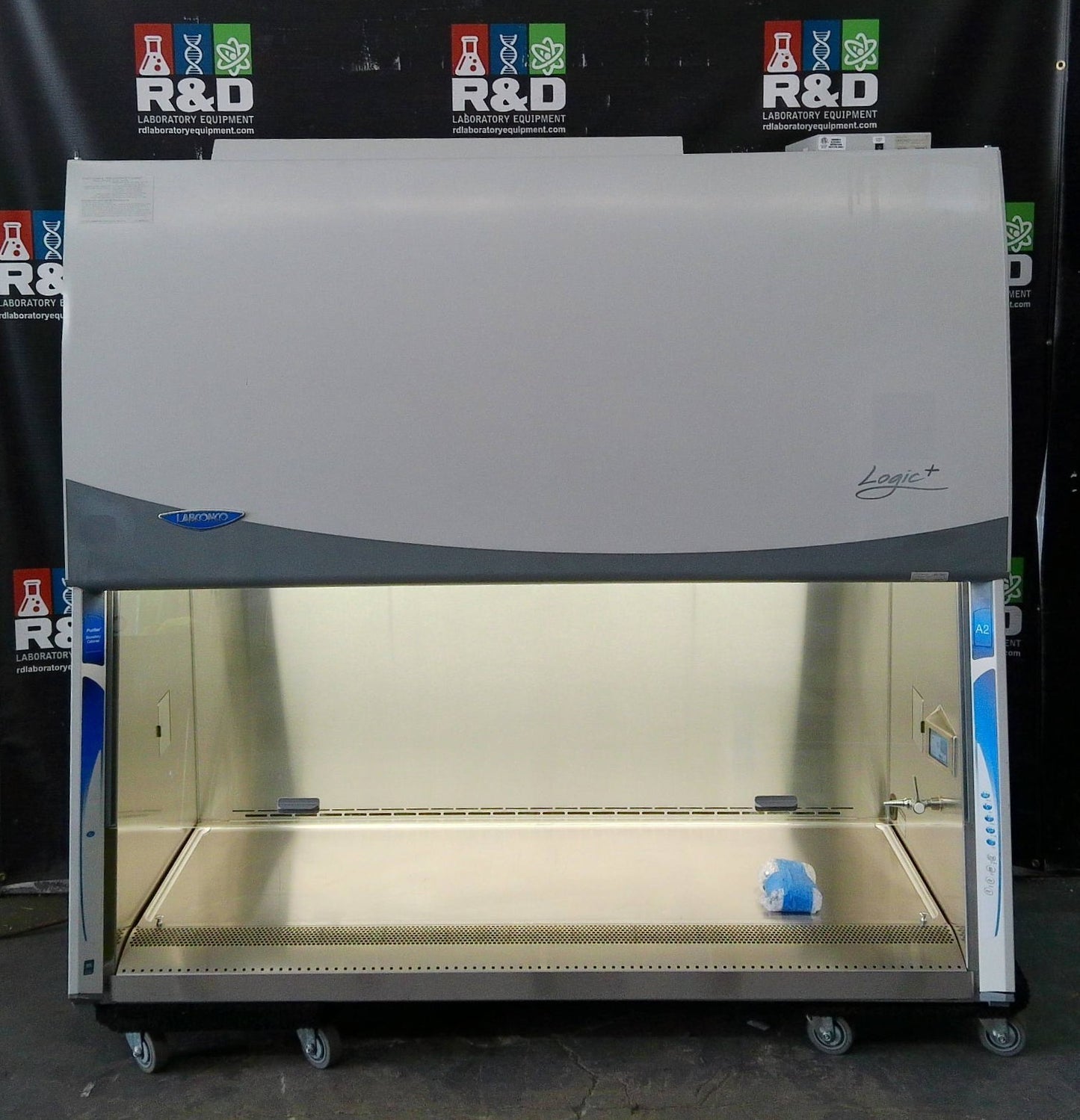 Labconco 6ft 302619101 Logic+ A2 Biosafety Cabinet w/UV & Stand (2021)