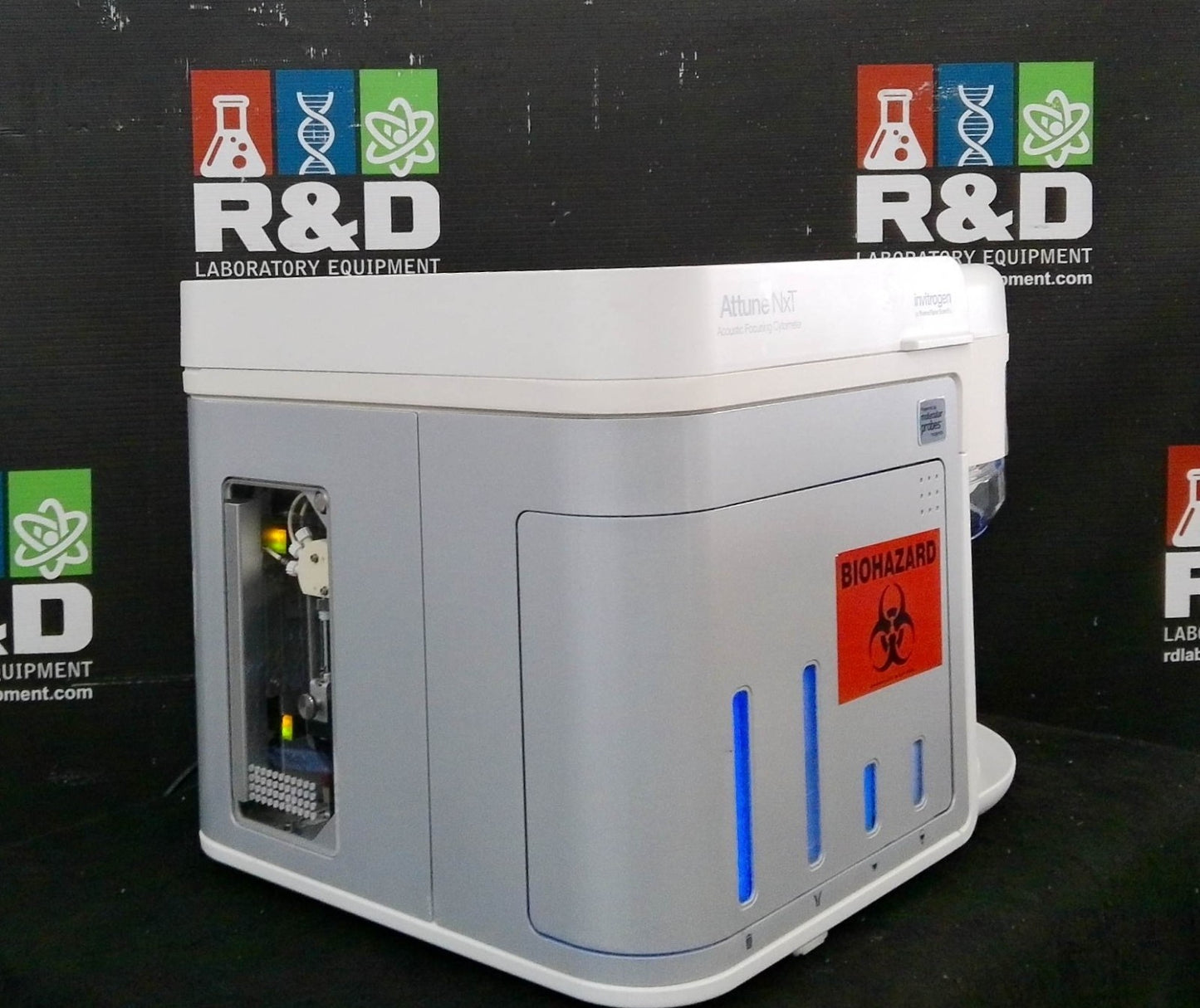 Invitrogen Attune NXT Acoustic Focusing Cytometer w/ CytKick Max Auto Sampler