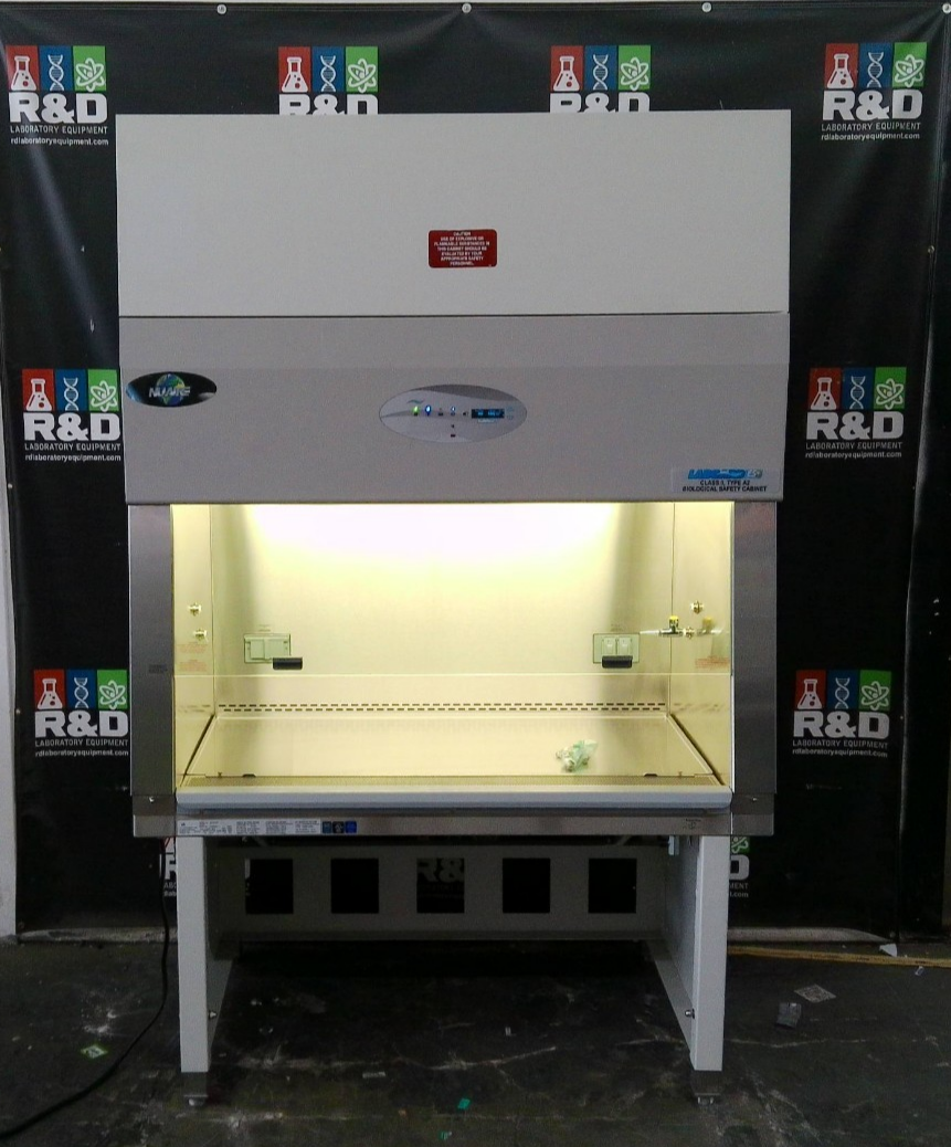 Nuaire 4ft 543-400 A2 Biosafety/Biological Safety Cabinet w/UV & Stand (2017)