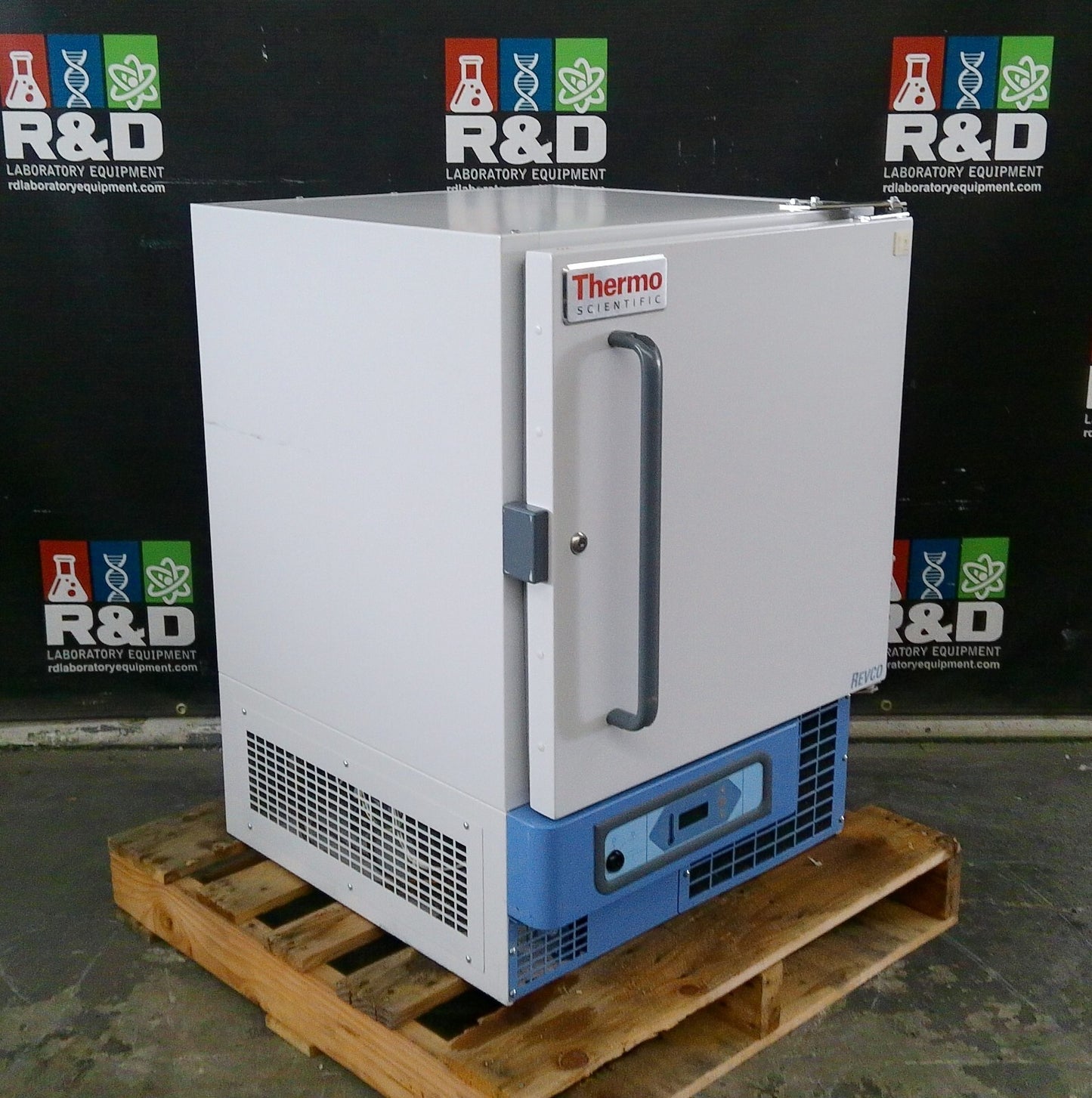 Thermo Scientific ULT430A Revco Undercounter Laboratory  Freezer 4.9Cf 120v