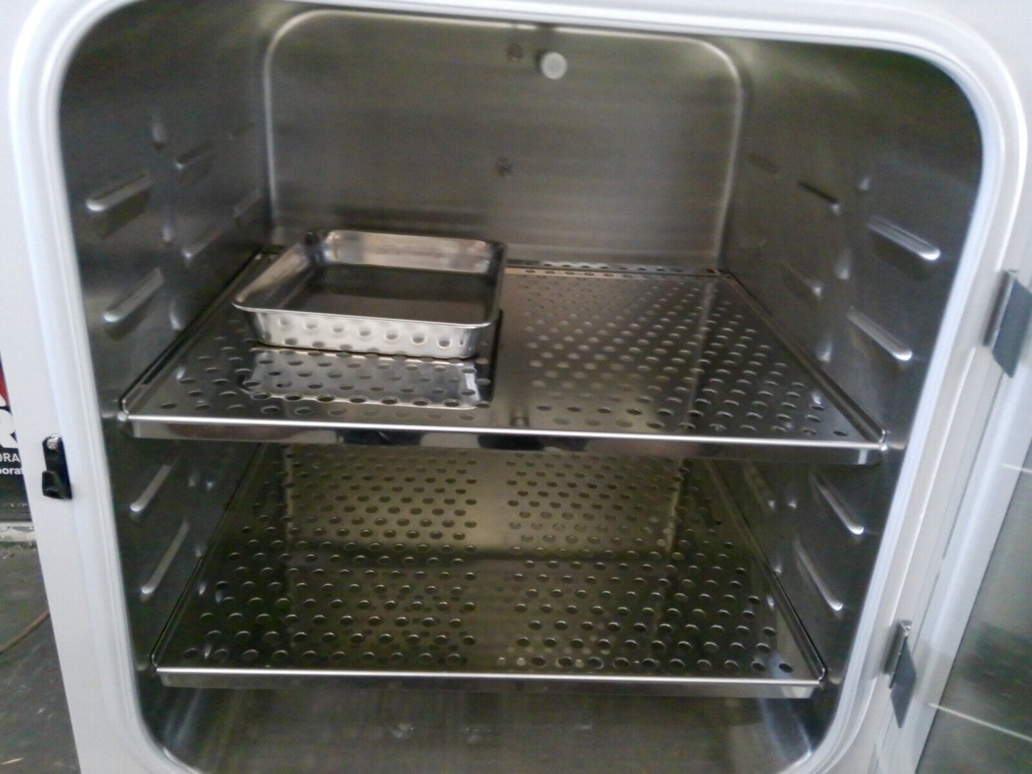 Binder CB-S 170 9040-0190 Double Stack CO2 Incubator w/ Casters 120v