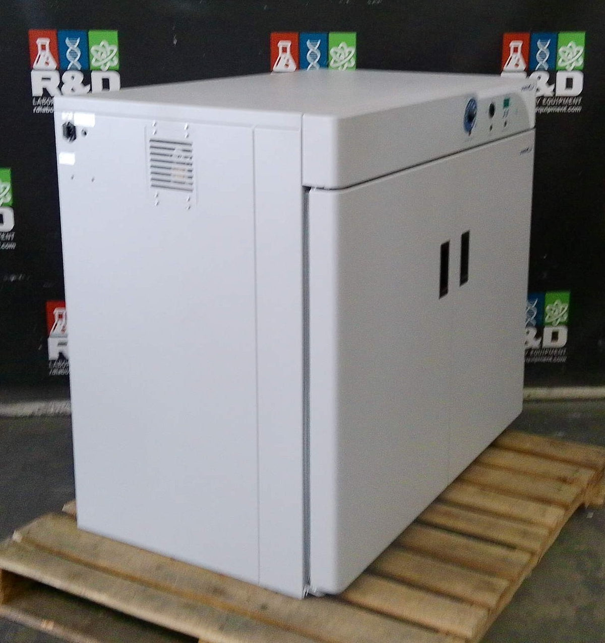 VWR/ Sheldon 1556 Laboratory Incubator w/ Side by Side Doors 11.6Cf