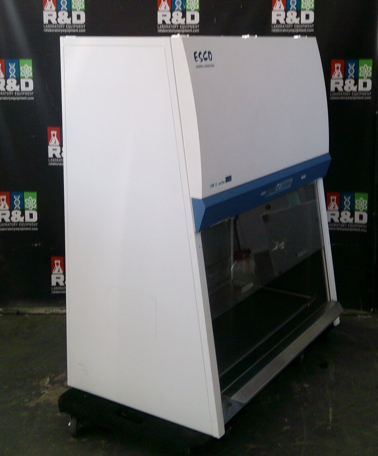 Esco 4ft VA2-4A9-G3-PORT-AF Animal Handling Biosafety Cabinet w/Stand & UV(2022)