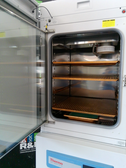 Thermo Scientific 4110 Series Double Stack Water Jacketed CO2 Incubators (2021)