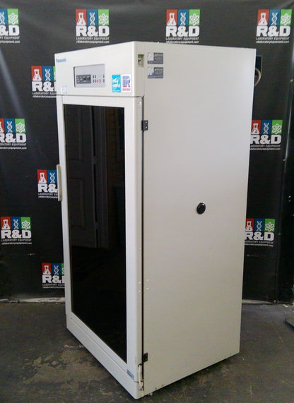 Panasonic MCO-80IC CO2 Large Reach-In Incubator 30.1Cf, 851L, 120v