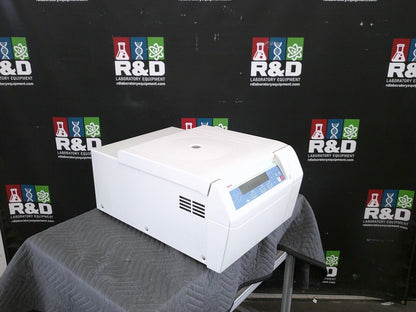 Thermo Sorvall ST 8 Refrigerated Bench Top Centrifuge w/Rotor, Bucked & Inserts