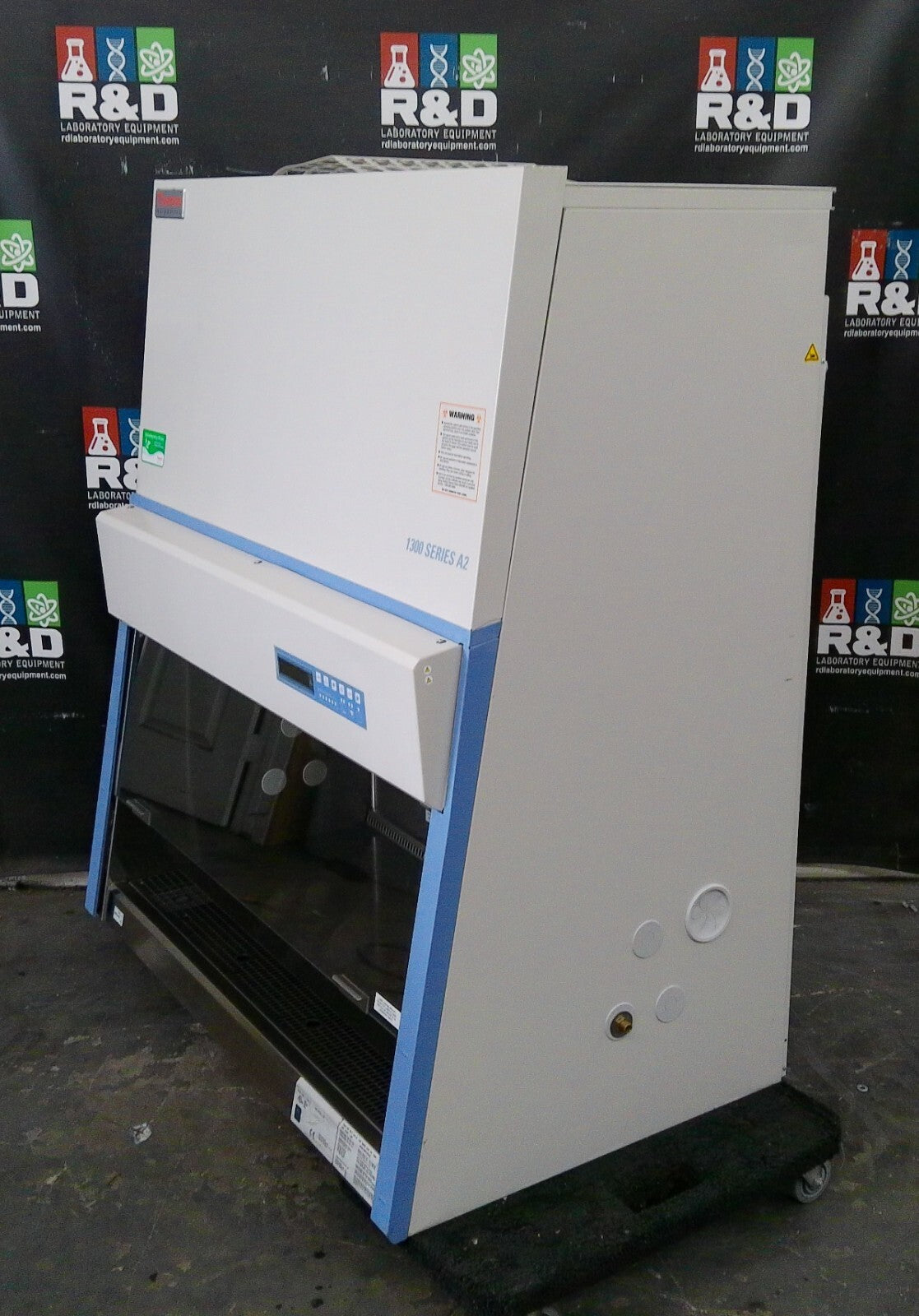 Thermo Scientific 4ft 1305  A2 Biosafety Cabinet w/UV & Stand FULLY TESTED