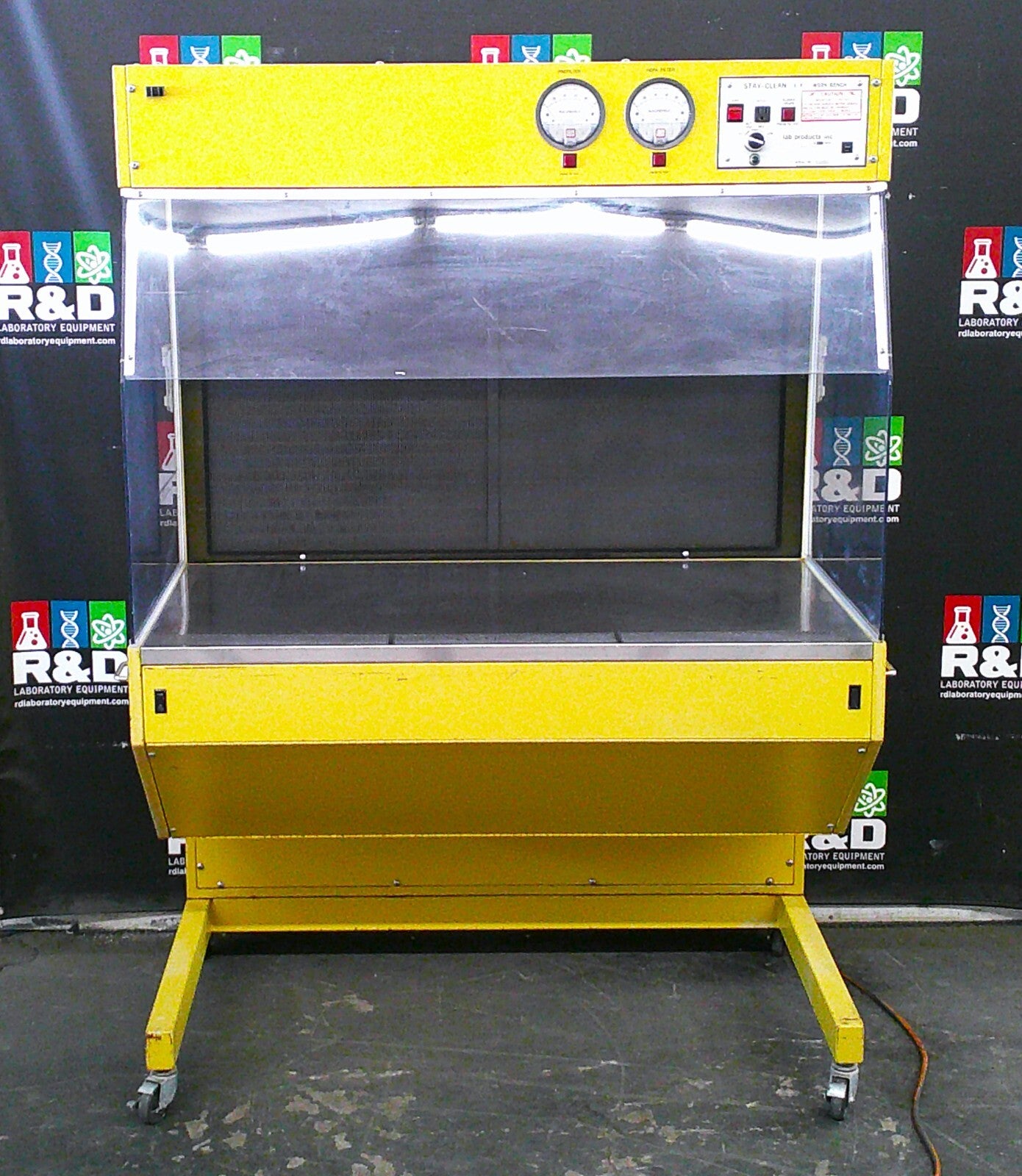 Lab Products 4ft Stay-Clean Laminar Flow, Animal Transfer Change Station