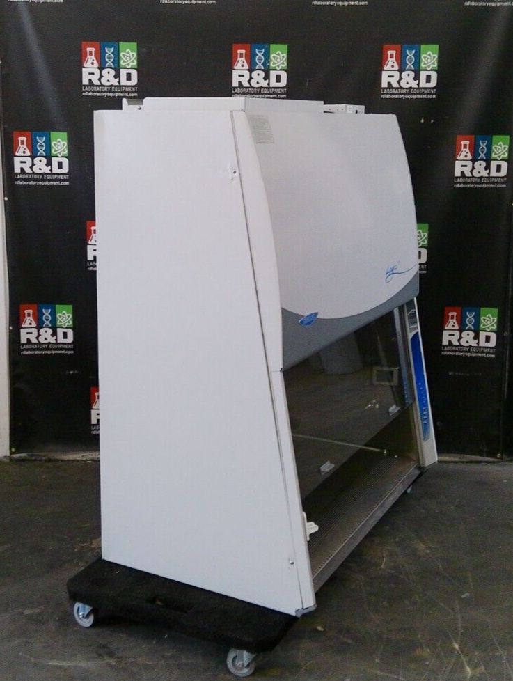 Labconco 4ft Logic+ A2 Biosafety/Biological Safety Cabinet w/Stand & UV+Warranty