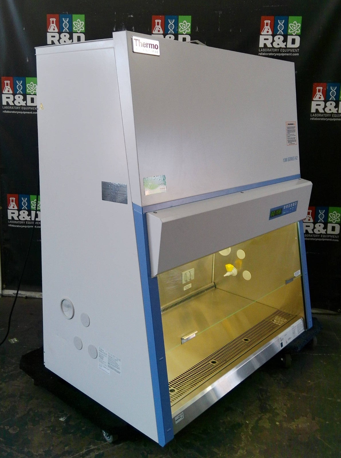 Thermo Scientific 4ft 1375 A2 Biosafety/Biological Safety Cabinet w/UV +Warranty