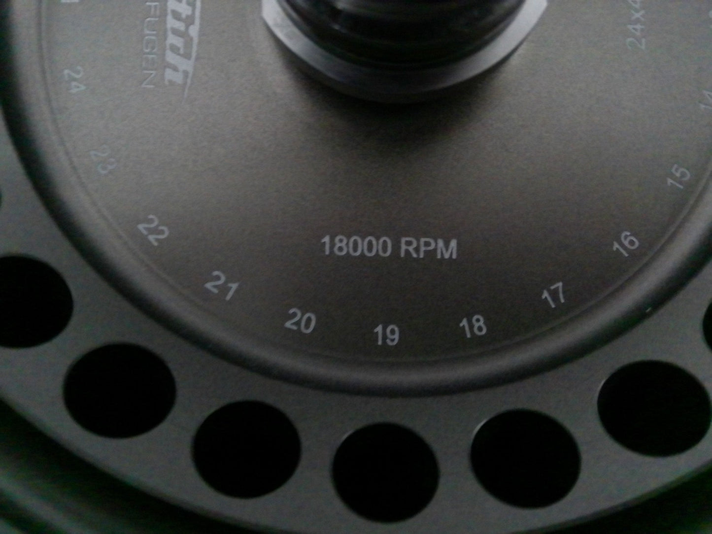 Hettich Mikro 220R 2205-01 Refrigerated Micro Centrifuge w/ 24x4g Rotor 1195-L (2010)