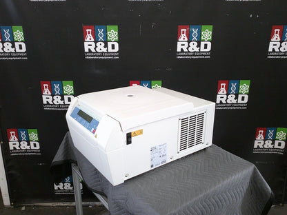 Thermo Sorvall ST 8 Refrigerated Bench Top Centrifuge w/Rotor, Bucked & Inserts