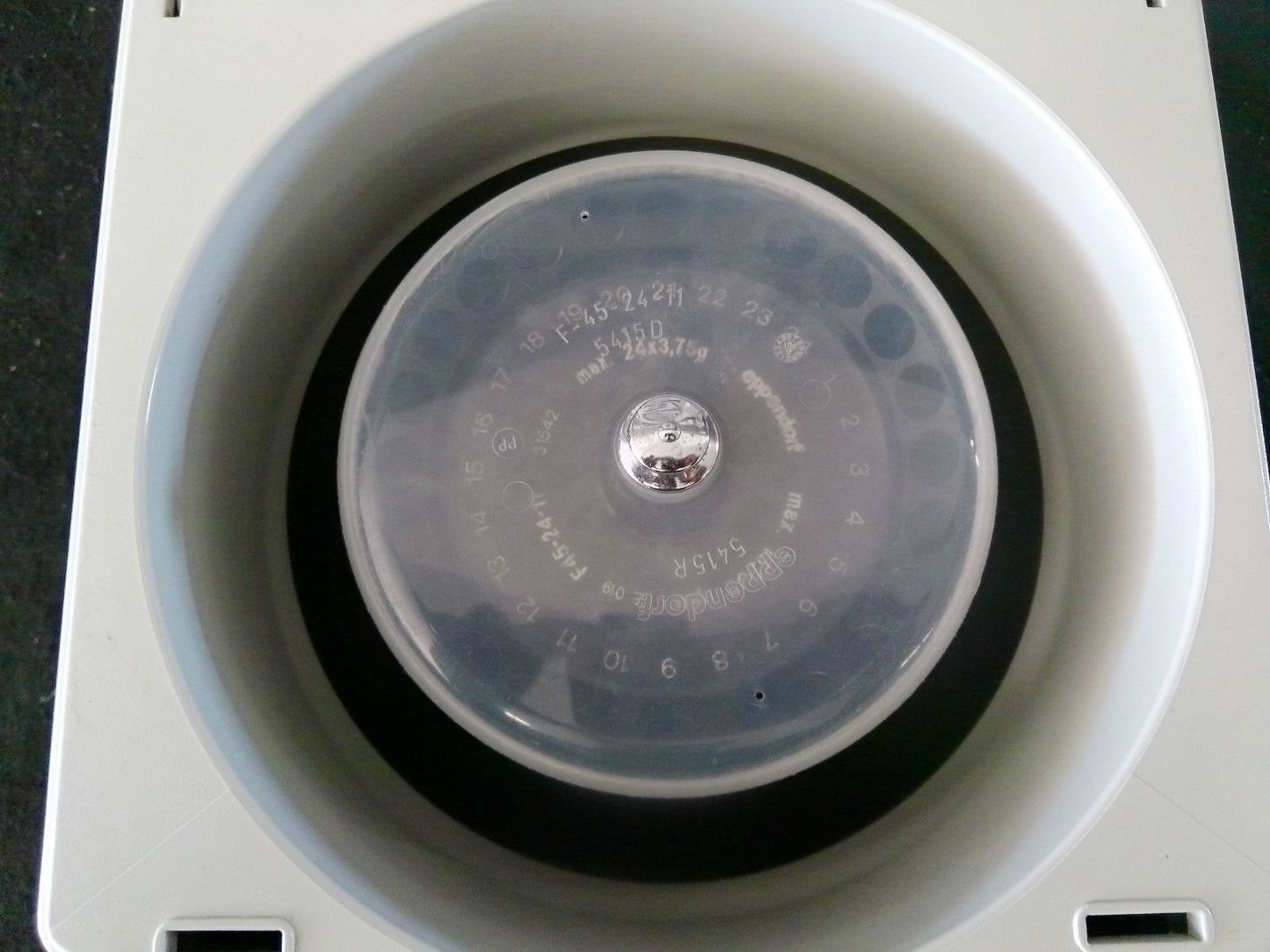 Eppendorf 5415D Centrifuge w/ F-45-24-11 Rotor FULLY TESTED