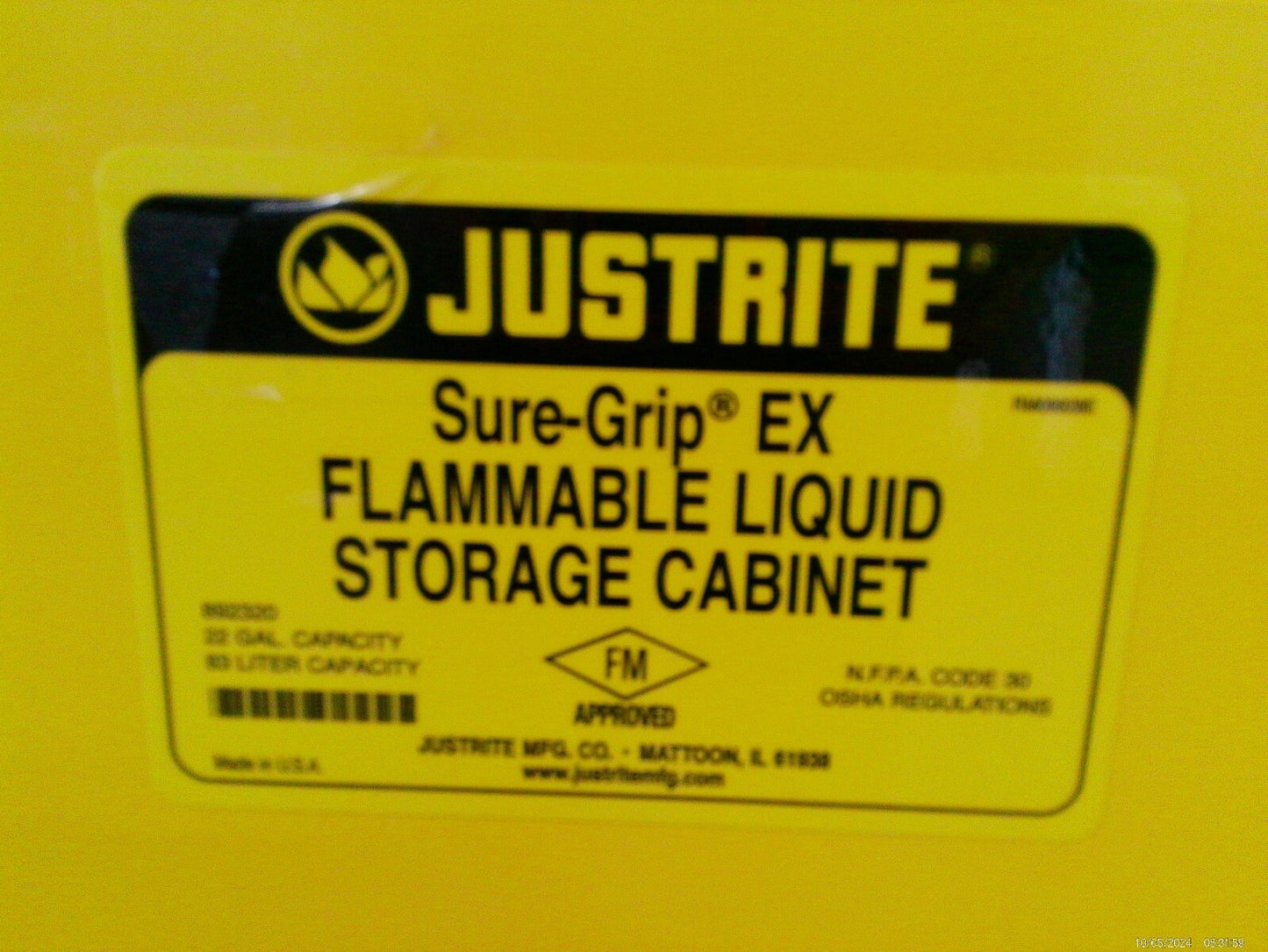 Justrite 892320 Flammable Storage Cabinet Self Closing Doors 22 Gal