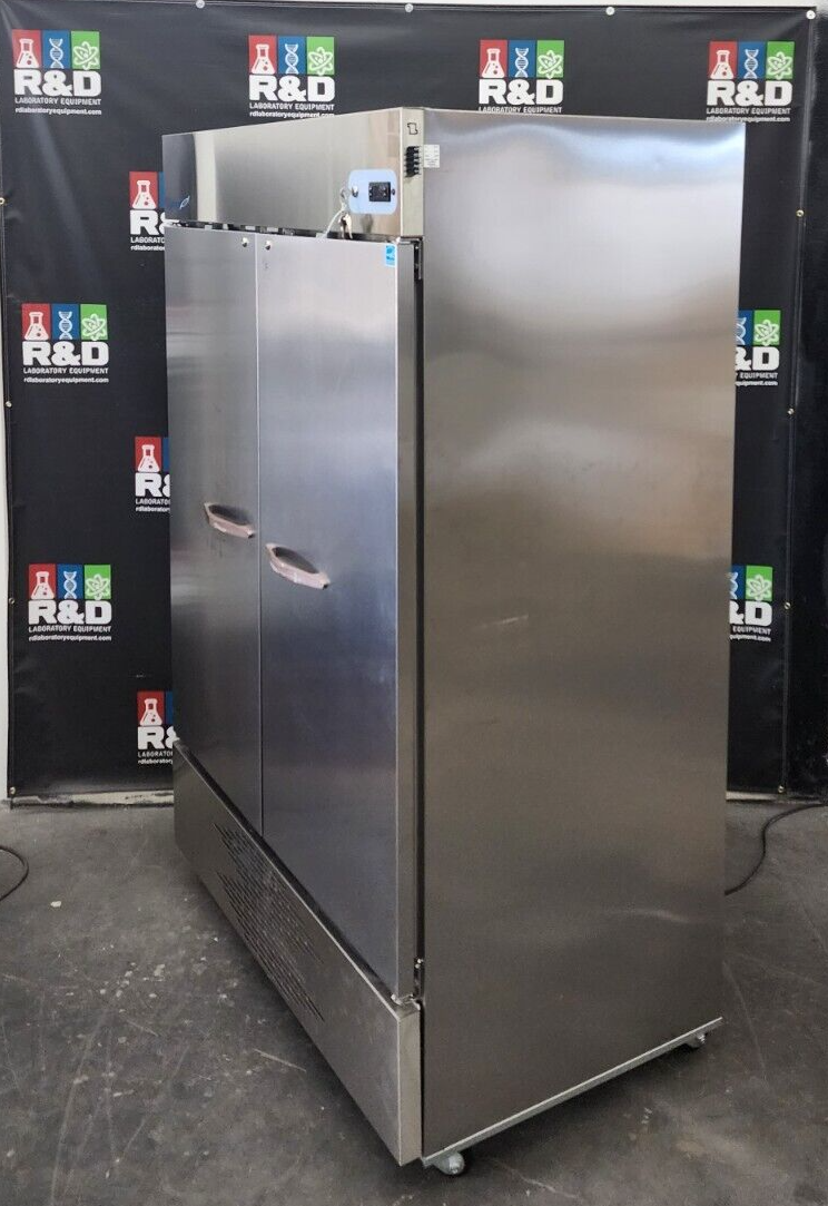 VWR GTVWG49FSSA Double Door Reach-In Stainless -20 C Commercial Freezer 49cf