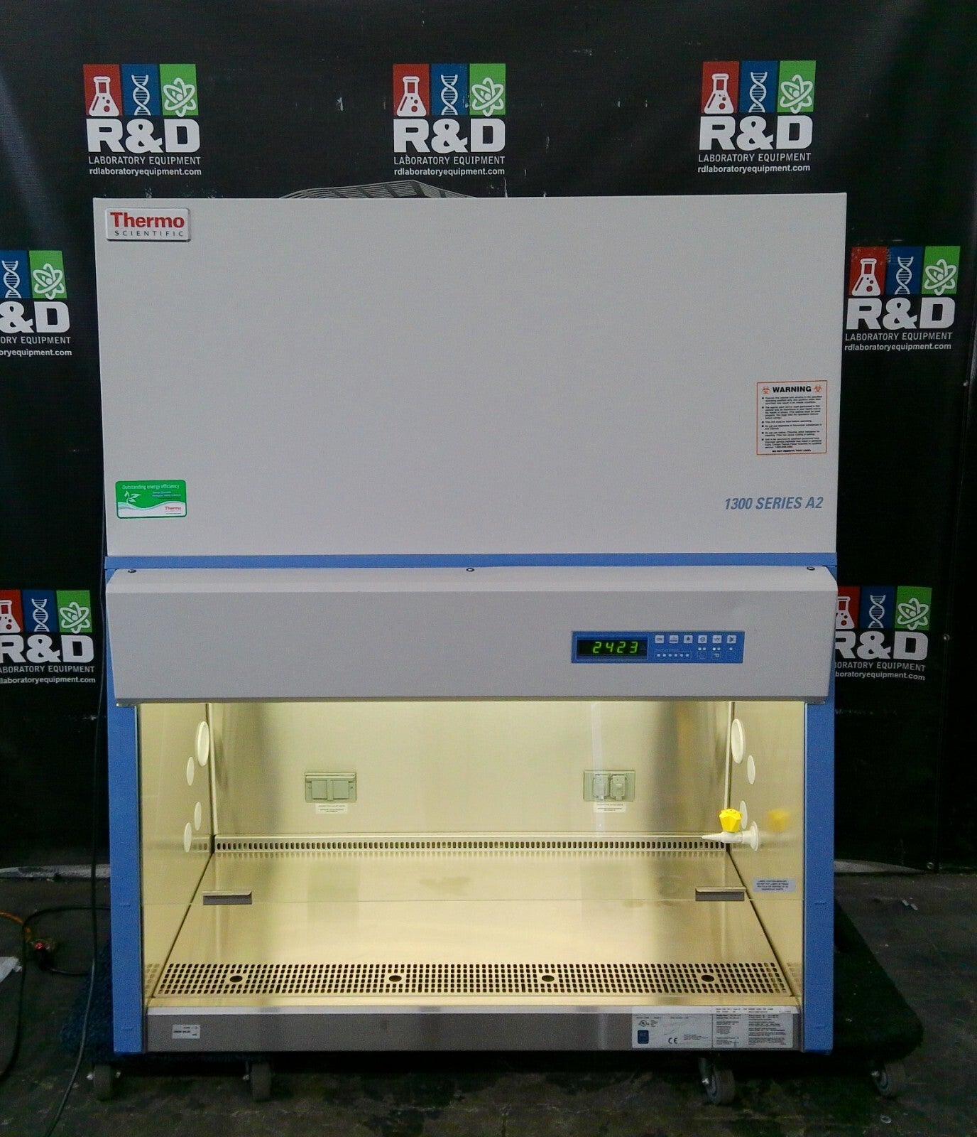 Thermo Scientific 4ft 1305  A2 Biosafety Cabinet w/UV & Stand FULLY TESTED