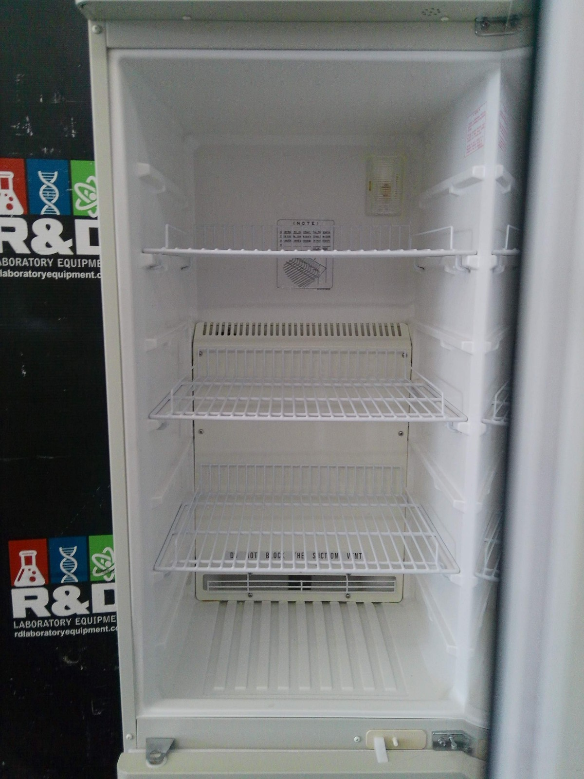 Sanyo MPR-215F Laboratory Refrigerator / Freezer Combo  7.6Cf