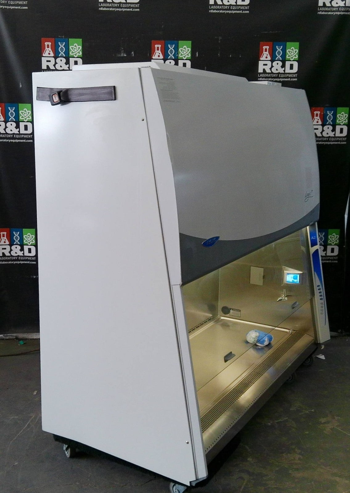 Labconco 6ft 302619101 Logic+ A2 Biosafety Cabinet w/UV & Stand (2021)