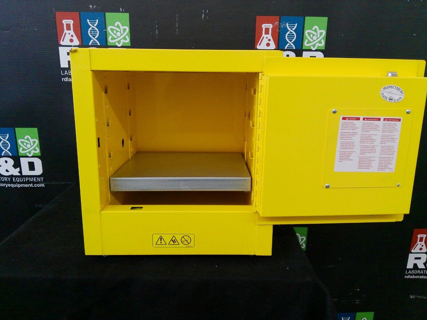 Eagle 1901X Flammable Storage Cabinet Self Closing Doors w/ key 2 Gal