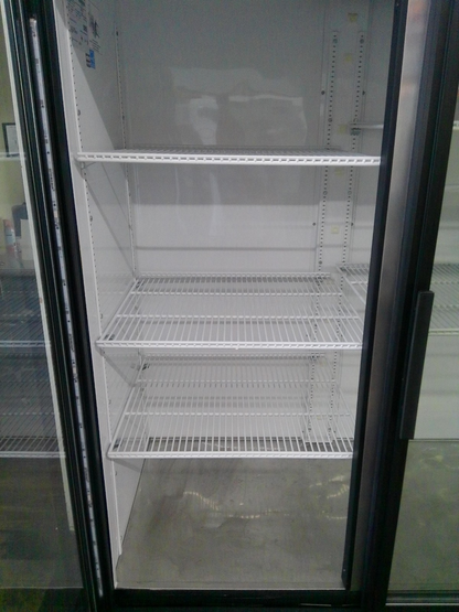 True GDM-72-LD Commercial 3 Door +4C Refrigerator (NO CASTERS) 72cf