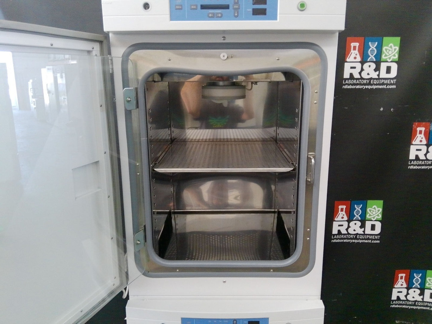 Thermo Scientific Steri Cycle 370 CO2 Double Stack Incubator