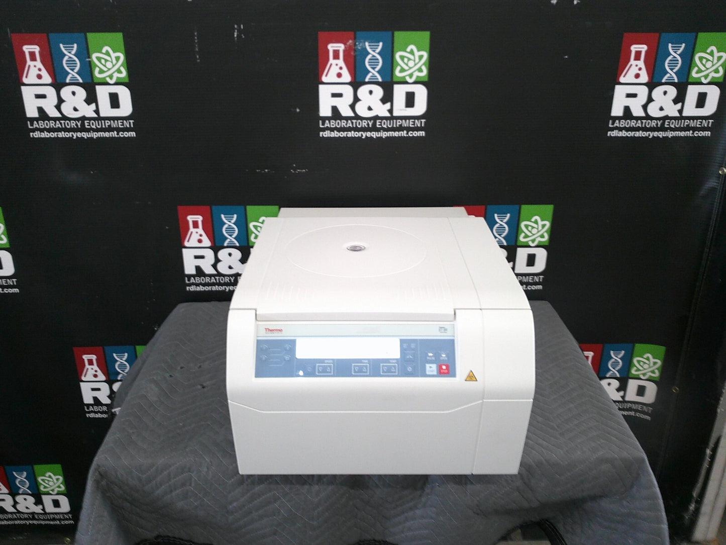 Thermo Sorvall ST 8R Refrigerated Benchtop Centrifuge w/Rotor, Buckets & Inserts