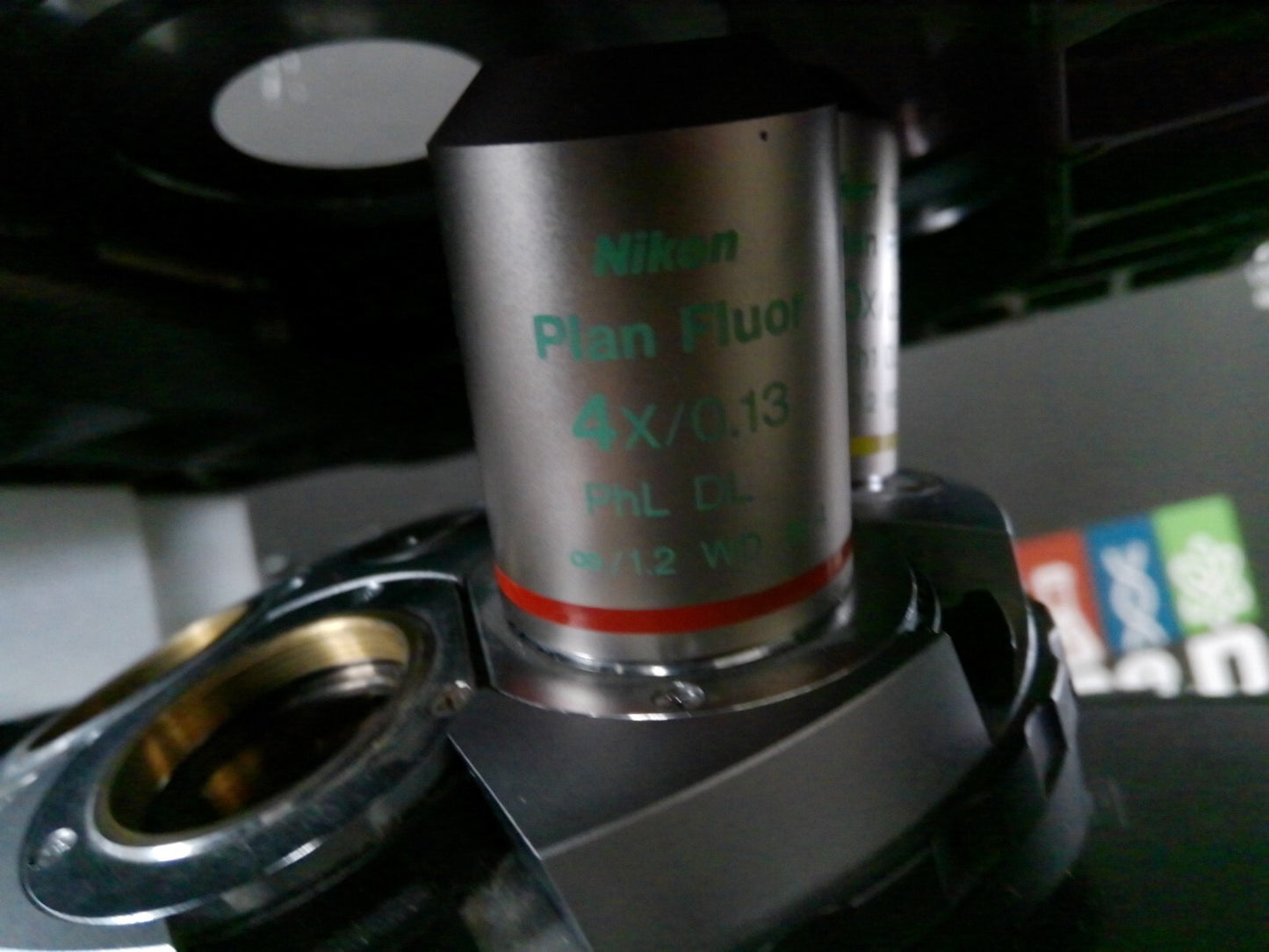 Nikon Eclipse TE2000-S Inverted Microscope W/ 2 Objectives, Lamp & Power Supply
