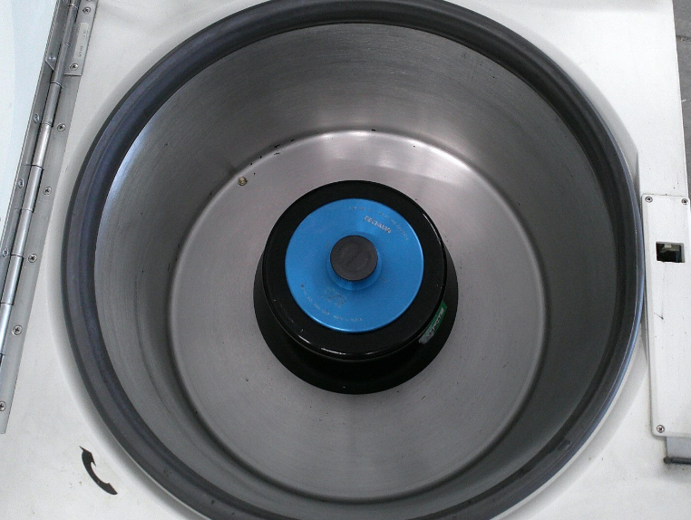 Beckman Coulter J-6B Refrigerated Floor Centrifuge w/ Rotor (JLA.16.250) 220v