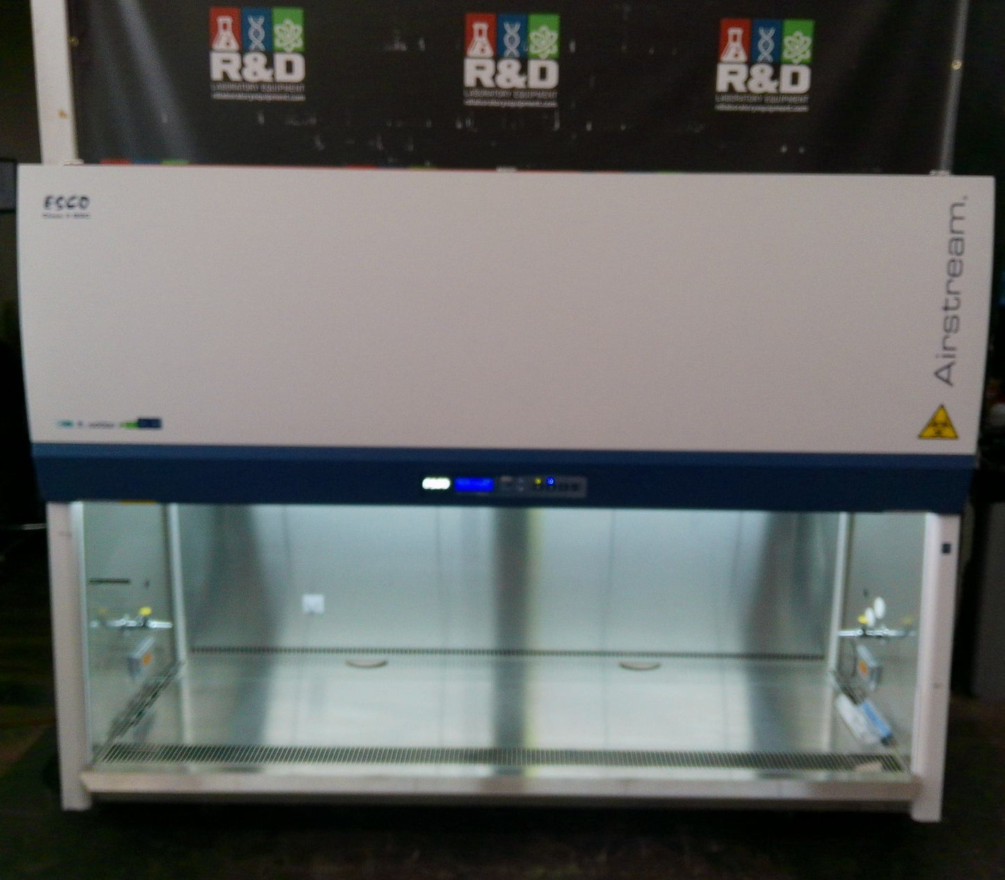 Esco 6ft AC2-6S9-NS-PORT (2022) Biosafety Cabinet w/Stand & UV FULLY TESTED