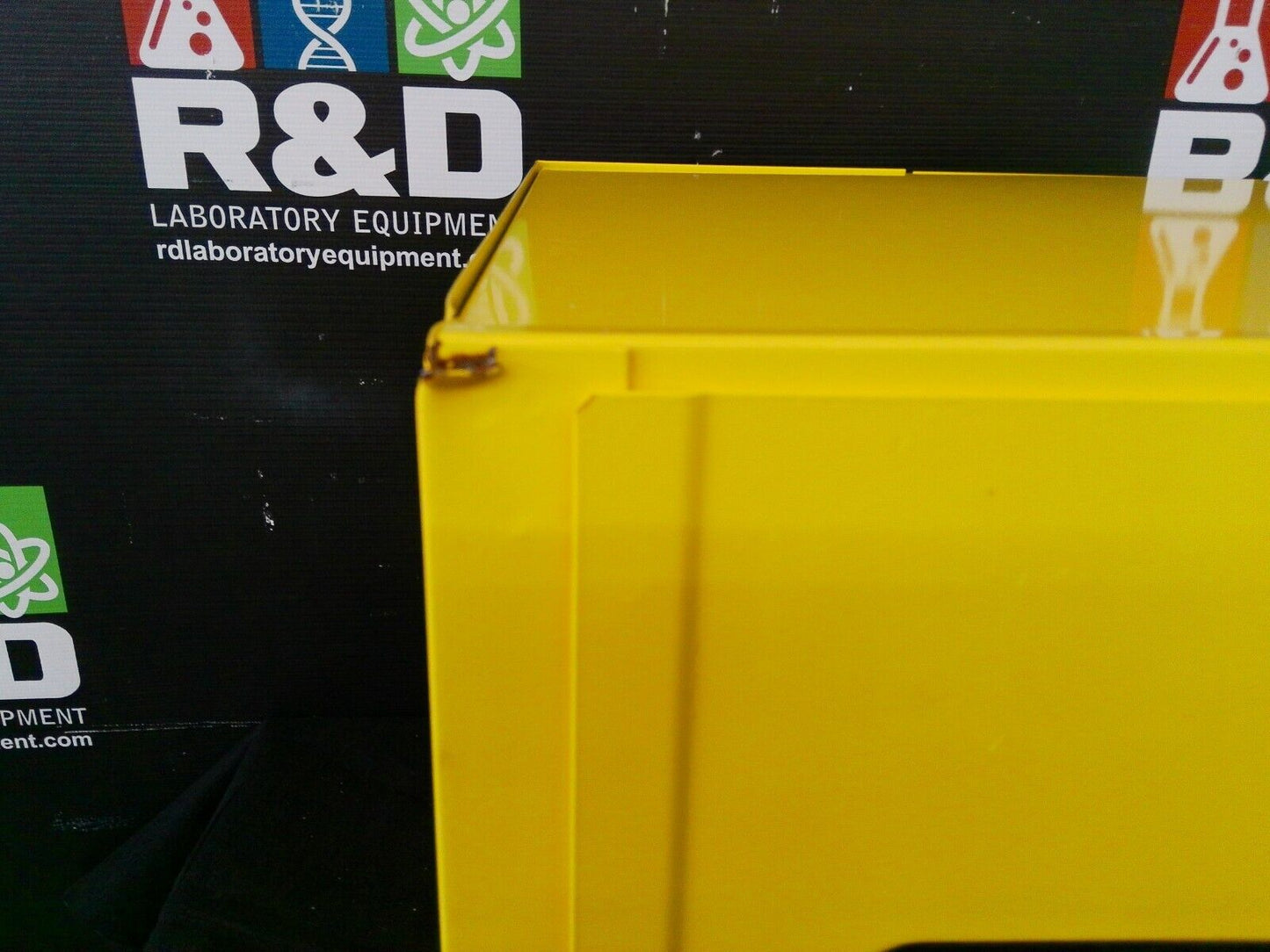 Eagle 1901X Flammable Storage Cabinet Self Closing Doors w/ key 2 Gal