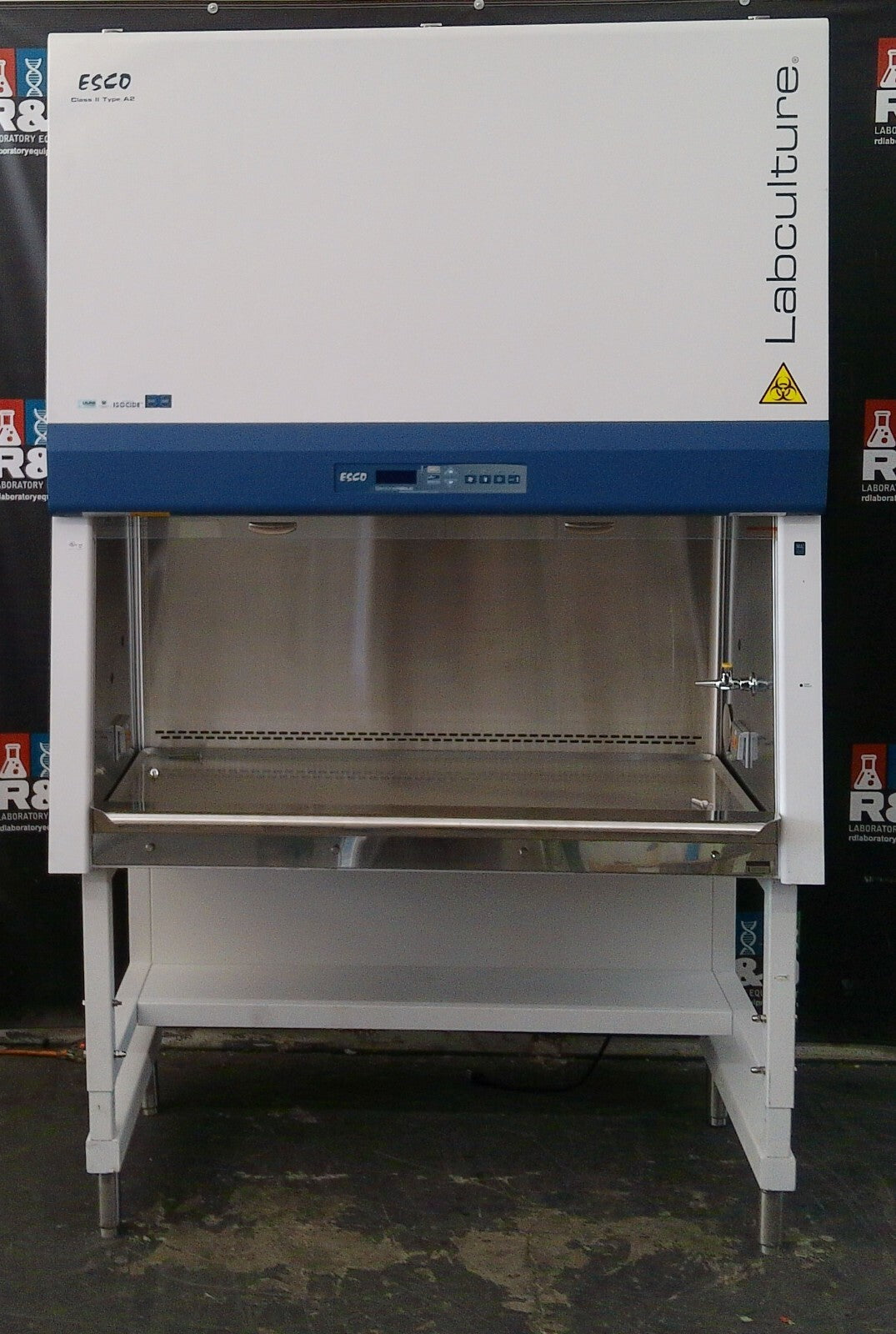 Esco 4ft LA2-4A2-E A2 Biosafety/Biological Safety Cabinet w/Stand & UV +Warranty