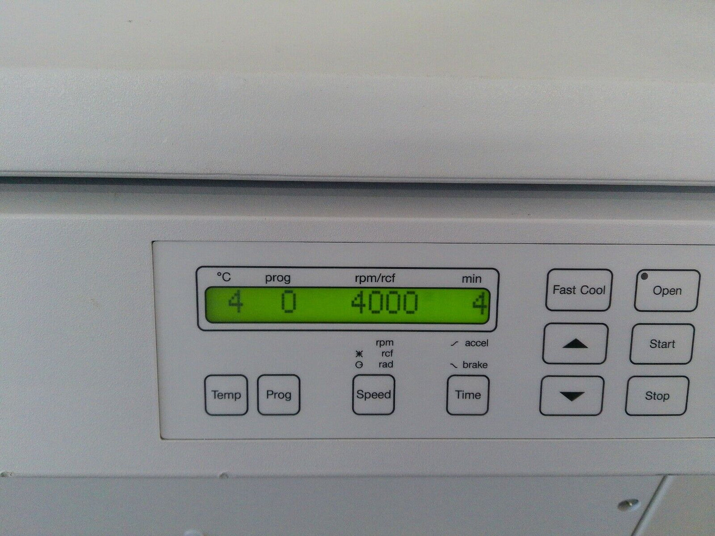 Eppendorf 5810R Refrigerated Benchtop Centrifuge w/Rotor, Buckets, Inserts 120v