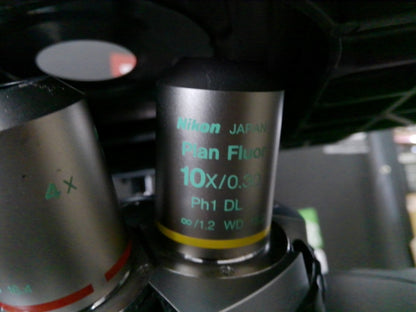 Nikon Eclipse TE2000-S Inverted Microscope W/ 2 Objectives, Lamp & Power Supply