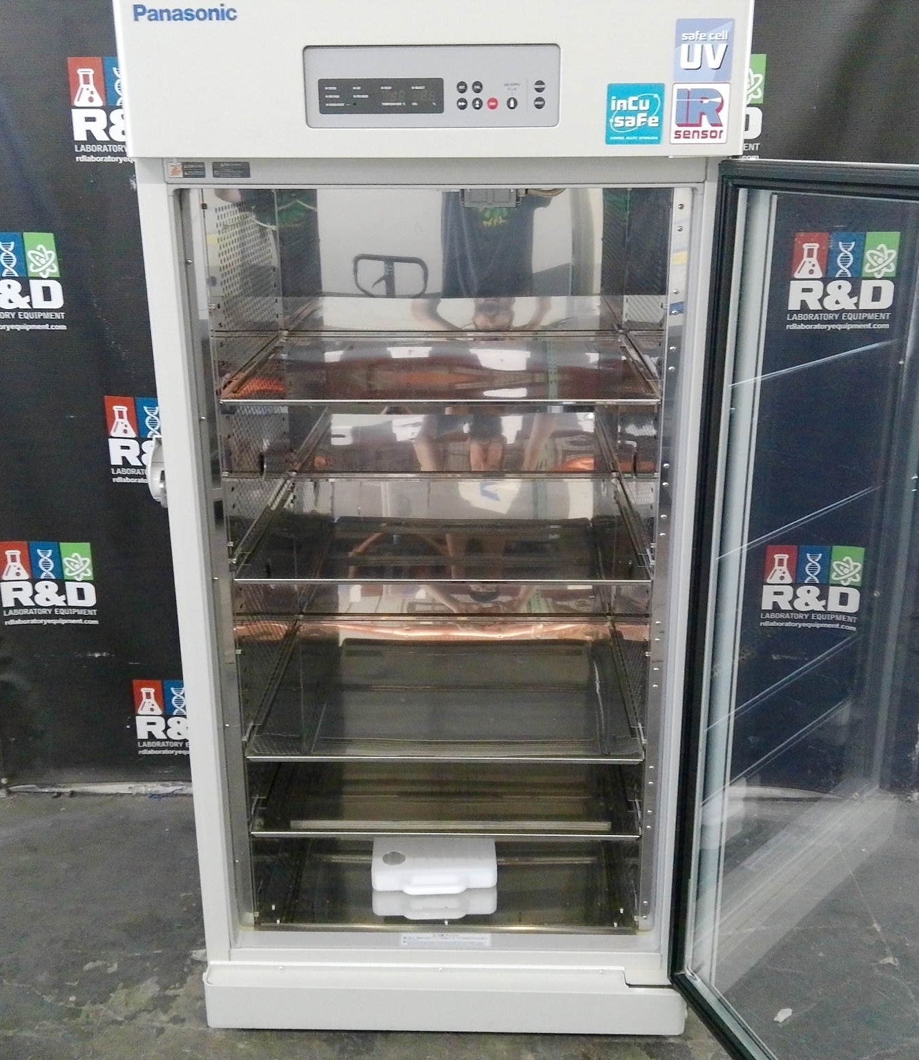 Panasonic MCO-80IC CO2 Large Reach-In Environmental Chamber Incubator 30.1Cf