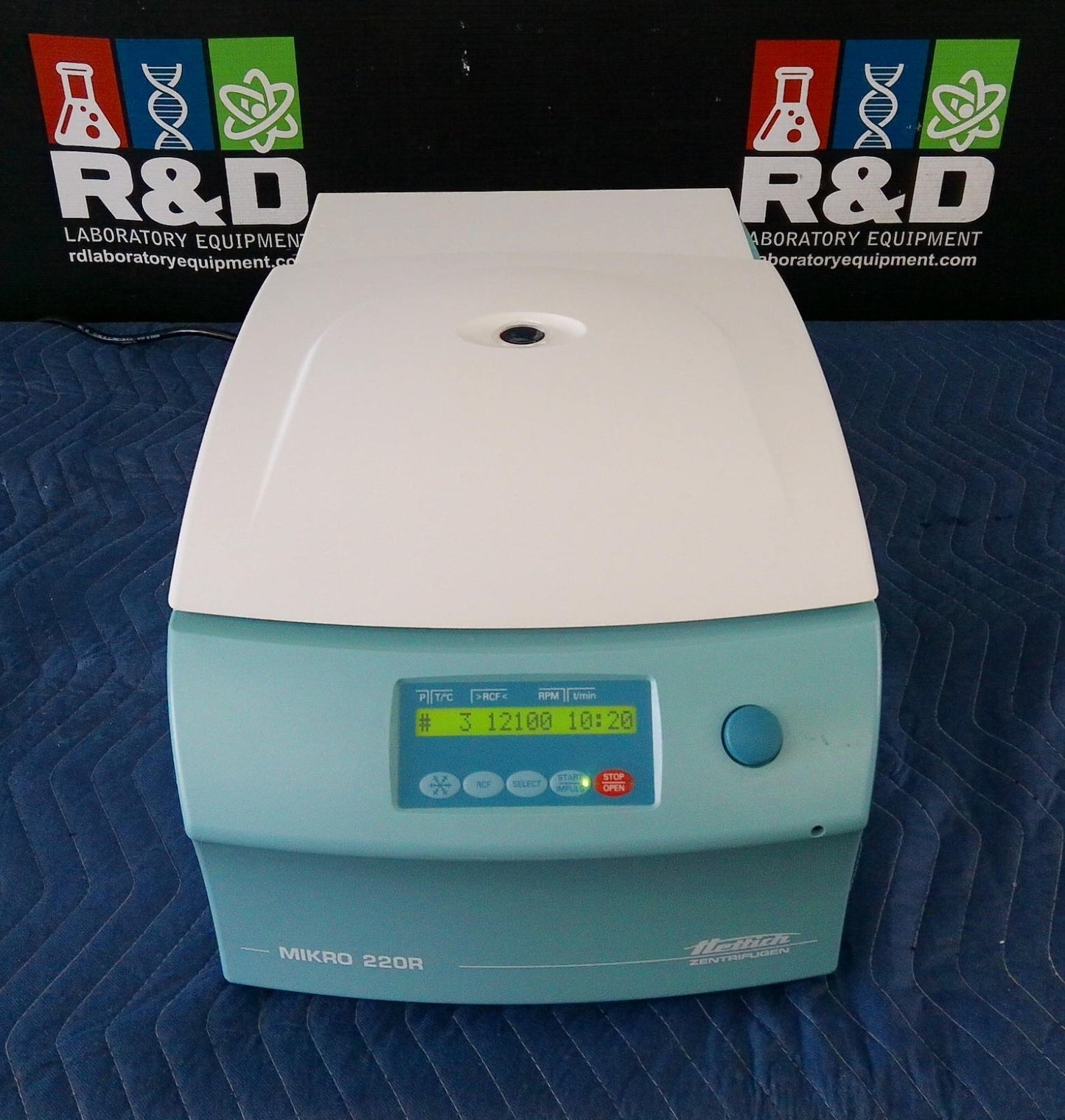 Hettich Mikro 220R 2205-01 Refrigerated Micro Centrifuge w/ 24x4g Rotor 1195-L (2010)