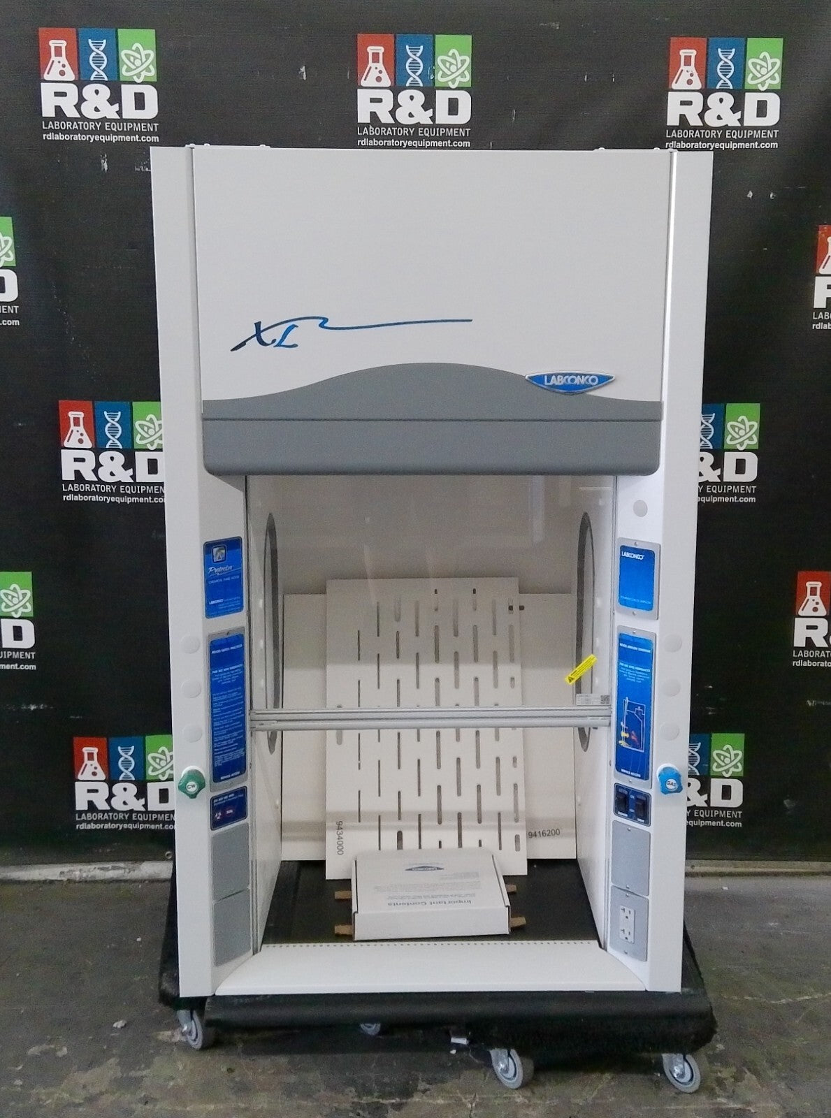 Labconco 3ft Fume Hood XL Protector, Work Surface and Airflow Alarm (2022)