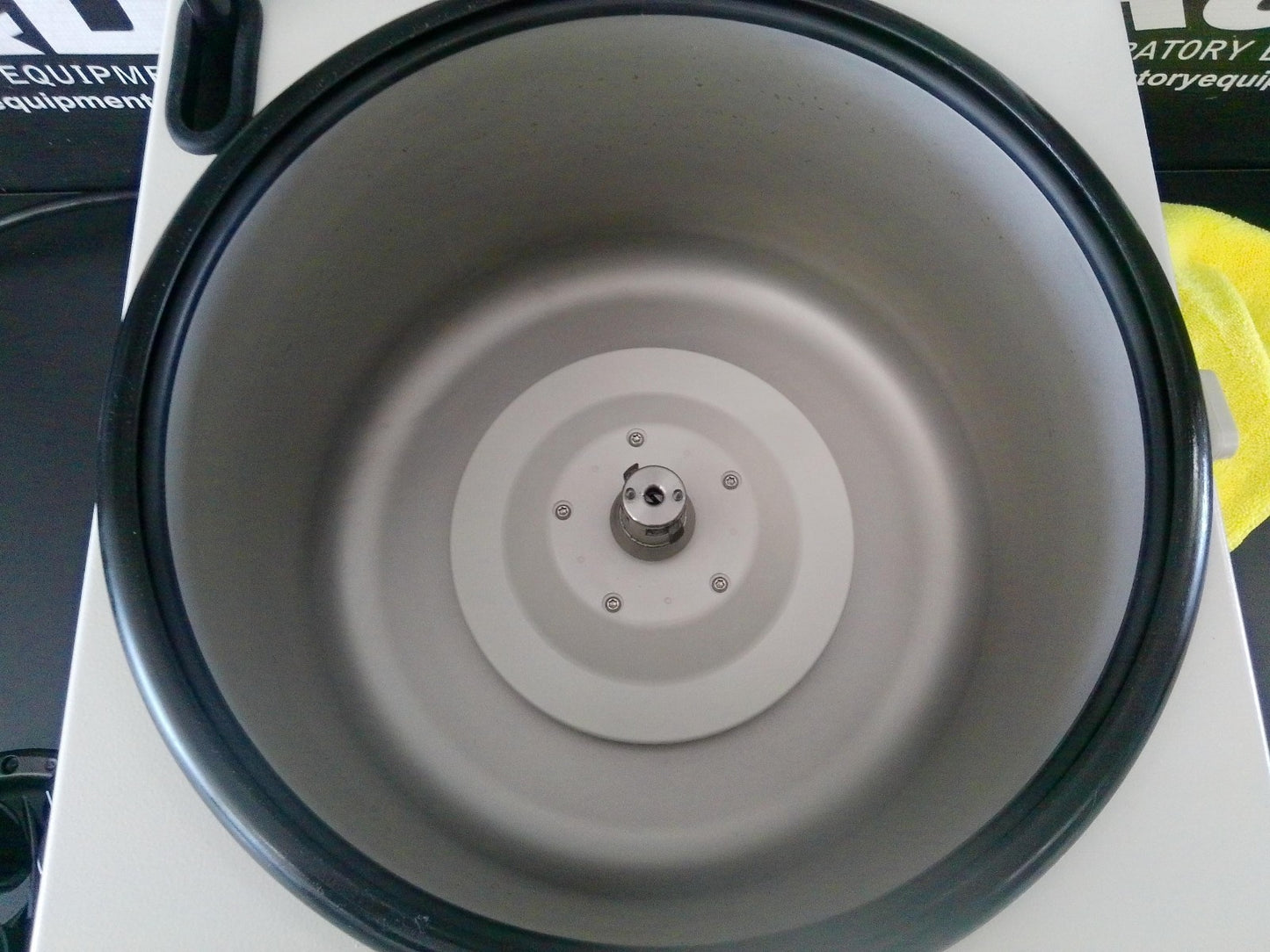 Thermo Scientific Sorvall ST8 Centrifuge w/TX-150 Rotor, Buckets, 2 Inserts