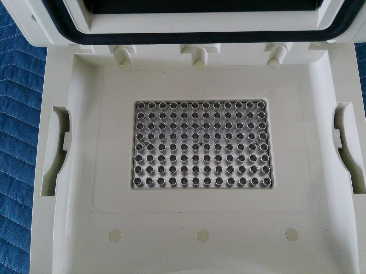 Bio-Rad T100 96 Well Thermal Cycler PCR Gene Analysis System