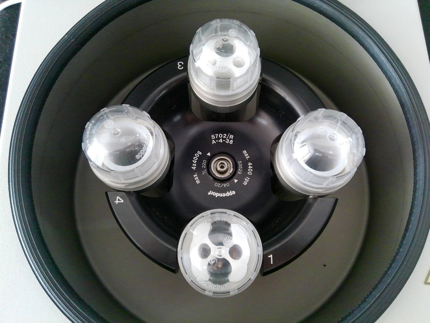 Eppendorf 5702 Micro-Centrifuge w/ A-4-38 Rotor, Buckets, Inserts