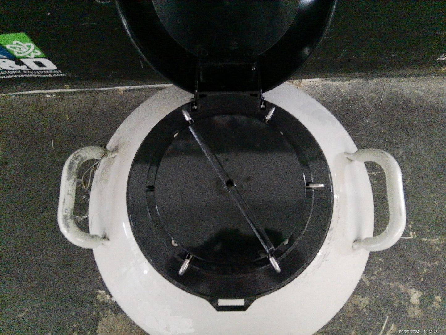 MVE Cryosystem 750 LN2 Liquid Nitrogen Dewar Storage Tank 47L w/ Racks & Cart