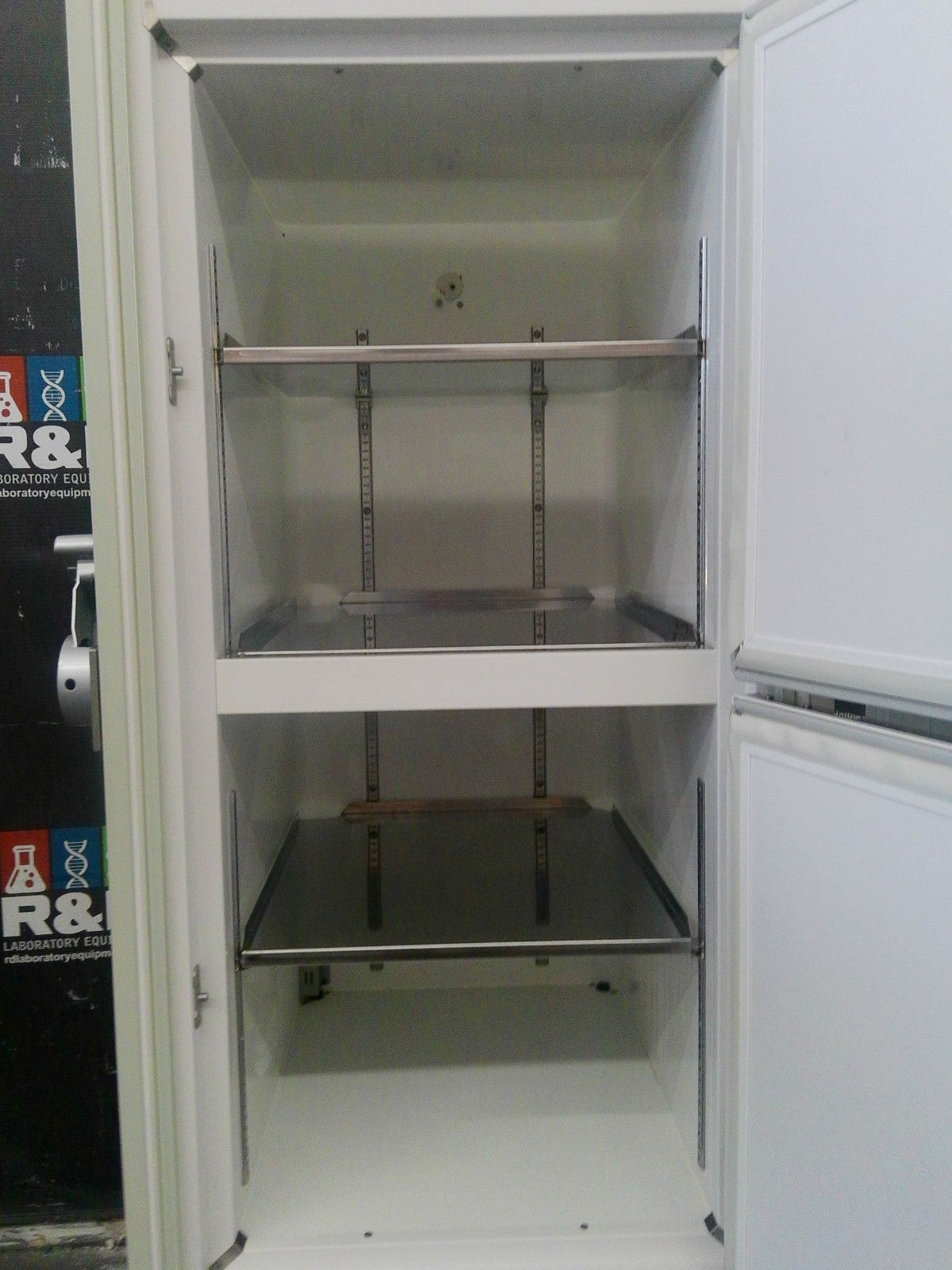 Sanyo VIP Series  MDF-U33V -86C Ultra Low Freezer 11.8Cf  120v